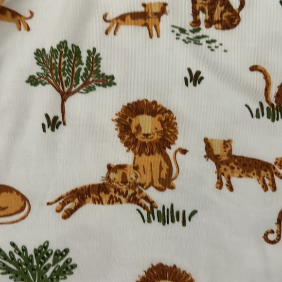 ☘️ 2 for $30 ☘️Mud pie lions and tigers romper - Picture 5 of 5